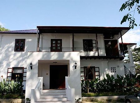 Basaga Holiday Residences Κουτσίνγκ Εξωτερικό φωτογραφία