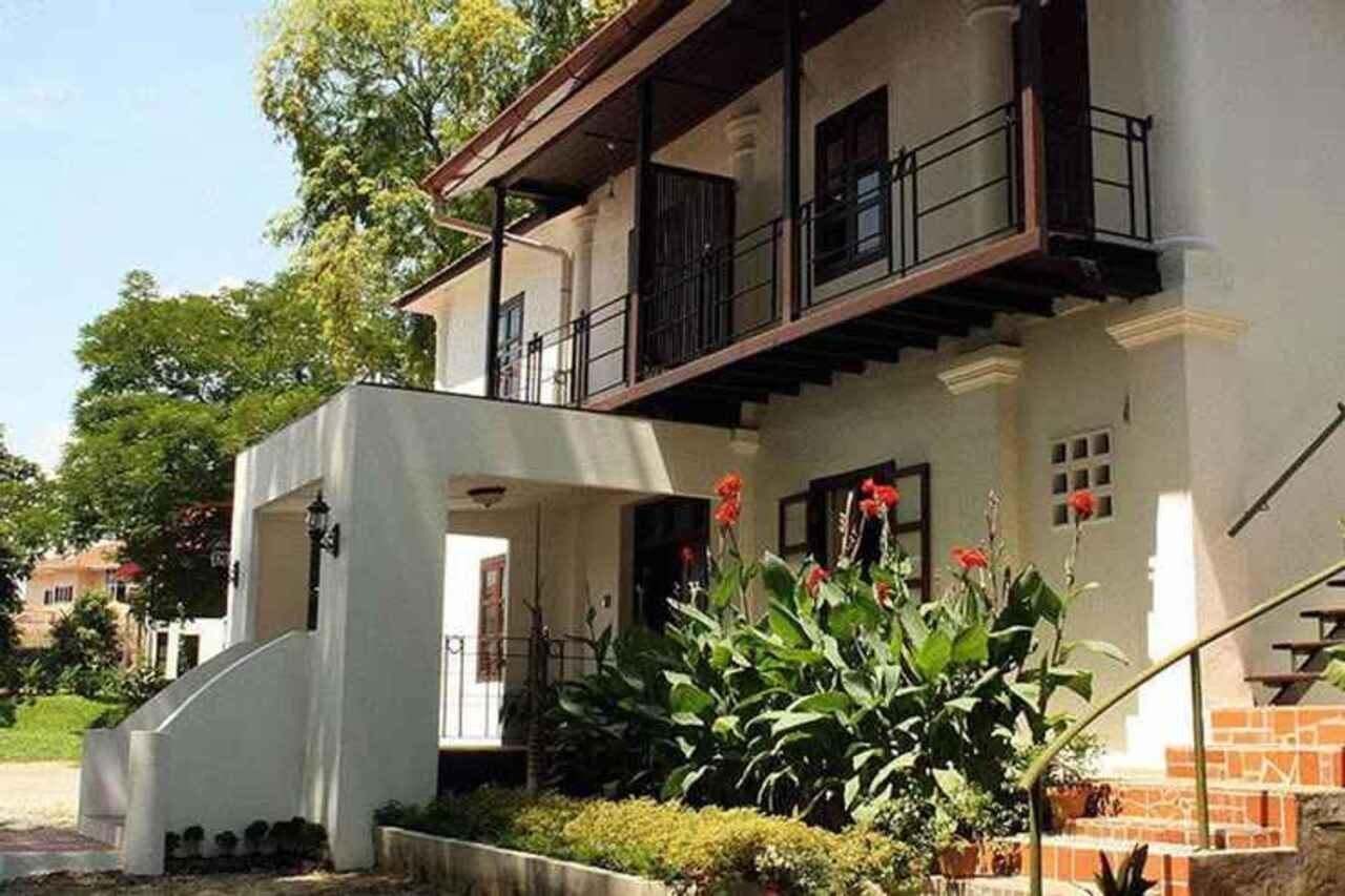 Basaga Holiday Residences Κουτσίνγκ Εξωτερικό φωτογραφία