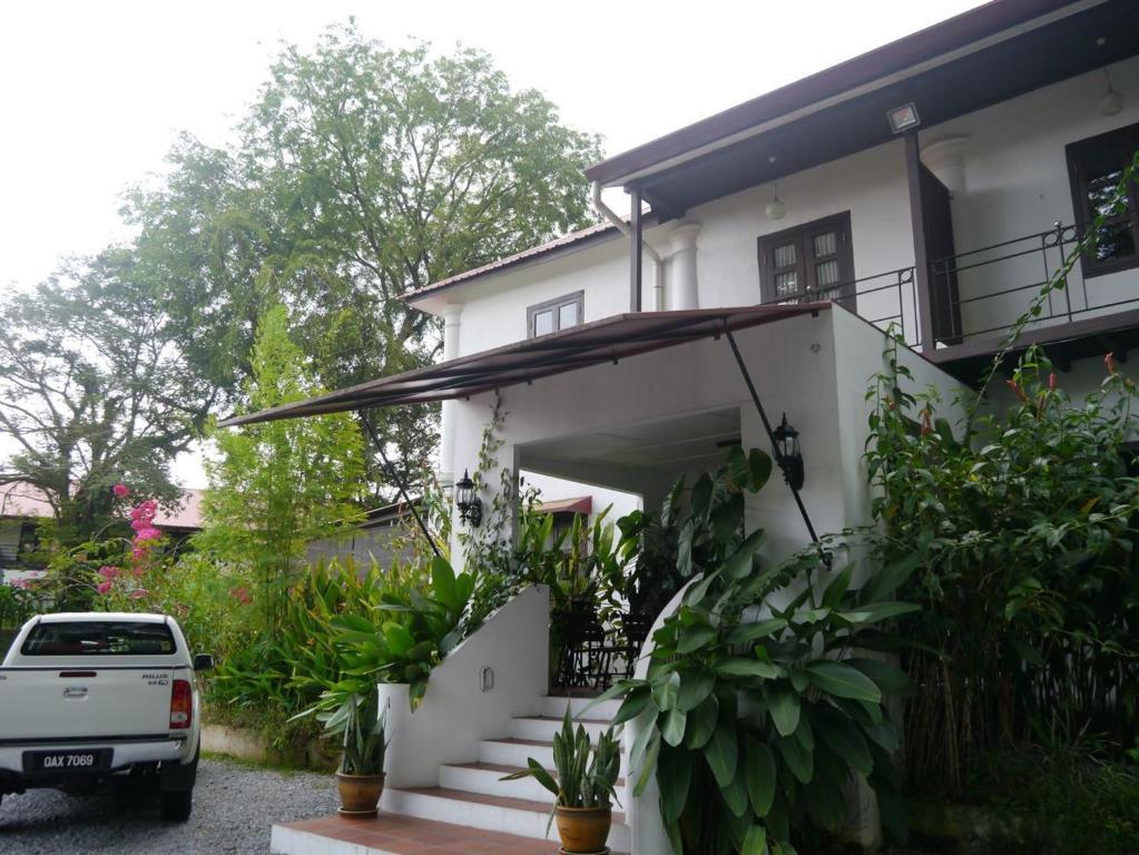 Basaga Holiday Residences Κουτσίνγκ Εξωτερικό φωτογραφία